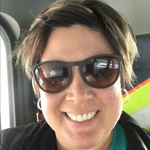 Meet your Posher, Kelly